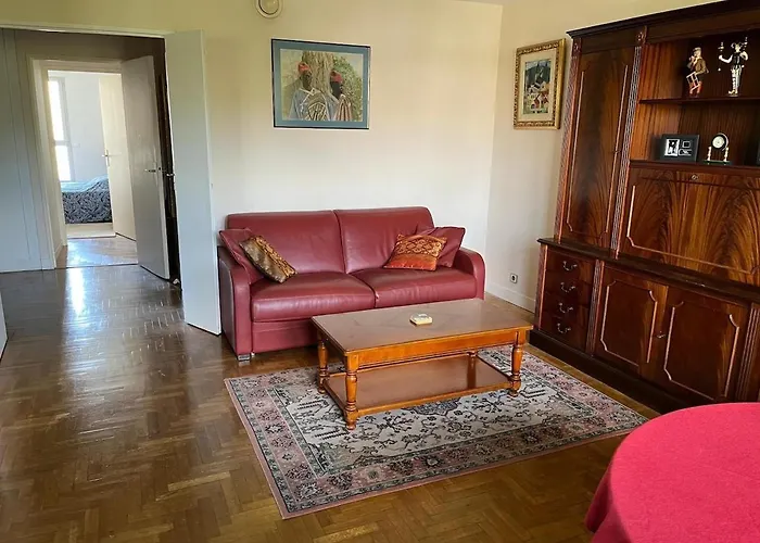 Spacious And Bright 2min From Paris アパート *