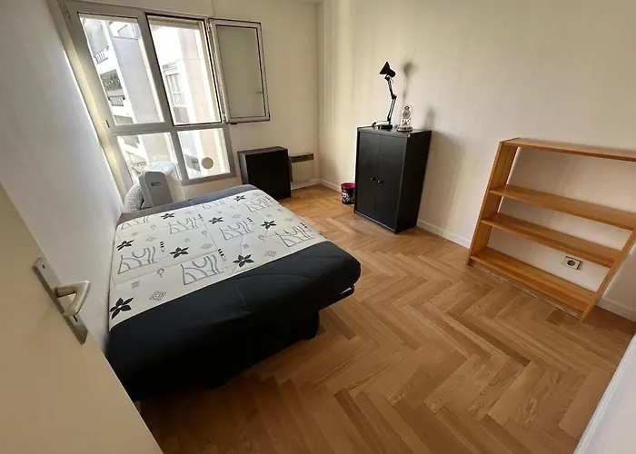 Spacious And Bright 2min From Paris *